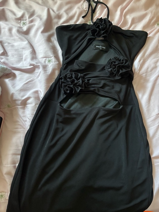White Fox Boutique Dresses & Skirts - White Fox Boutique Black Strapless Dress with Rosette Details